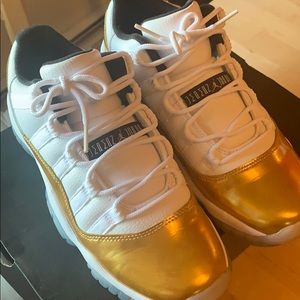 Jordan retro 11 white/ mtlc gold ...